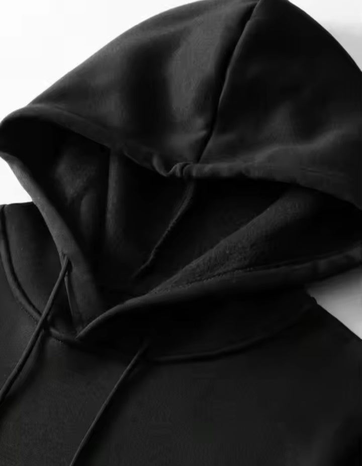 Oversized Winter Hoodie – Minimalist Street Fashion